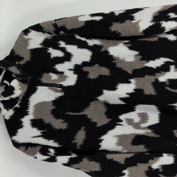 Eddie Bauer sweater size large great condition ! - Picture 4 of 16